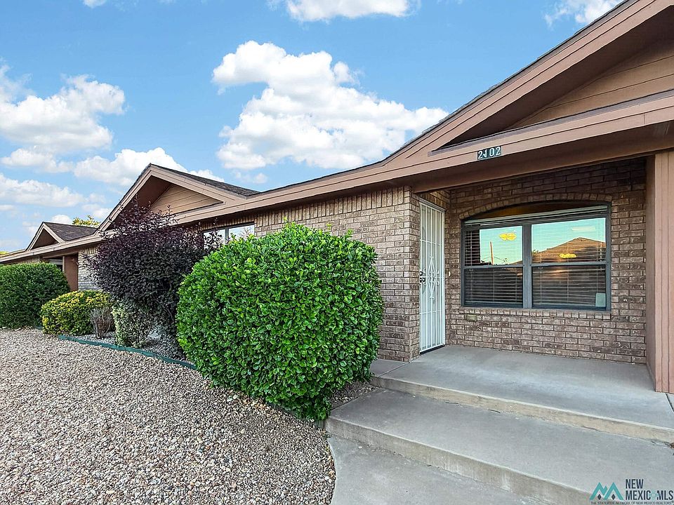 1st image of 2102 Clover Ln