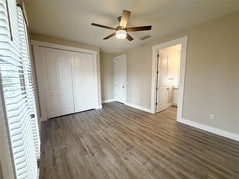 2125 W Saint Joseph St — Photo 22