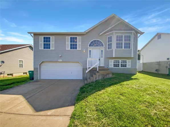 207 Pebble Creek Ct, Imperial, MO 63052
