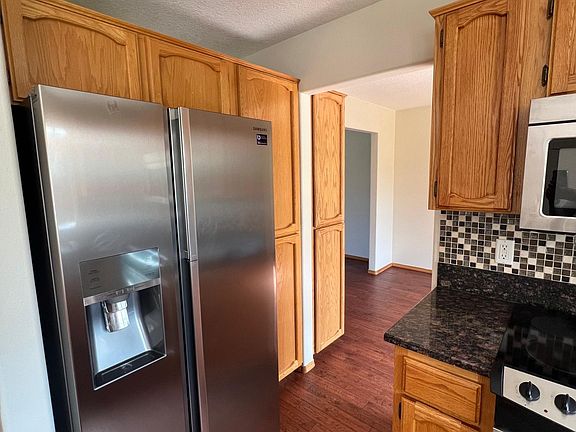 3rd image of 1118 NE 167th Ave