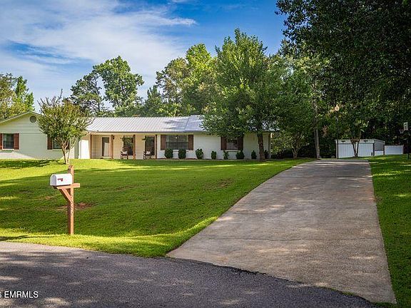 2nd image of 8380 Oak Ridge Pl