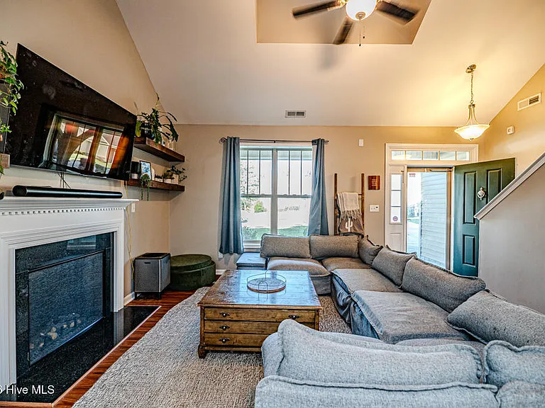 113 Sedgewood Ct — Photo 6