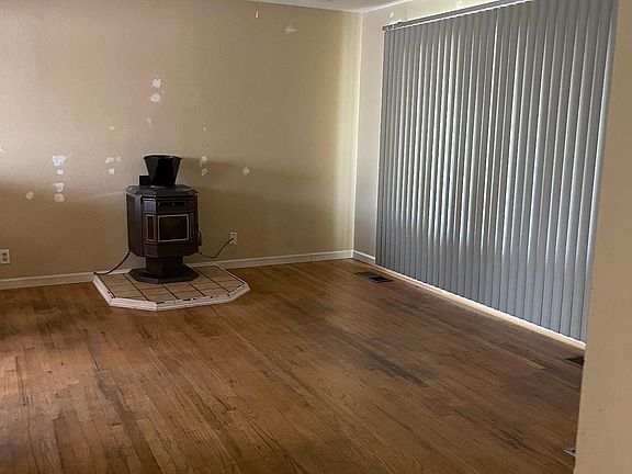 4th image of 648 Erma Ave