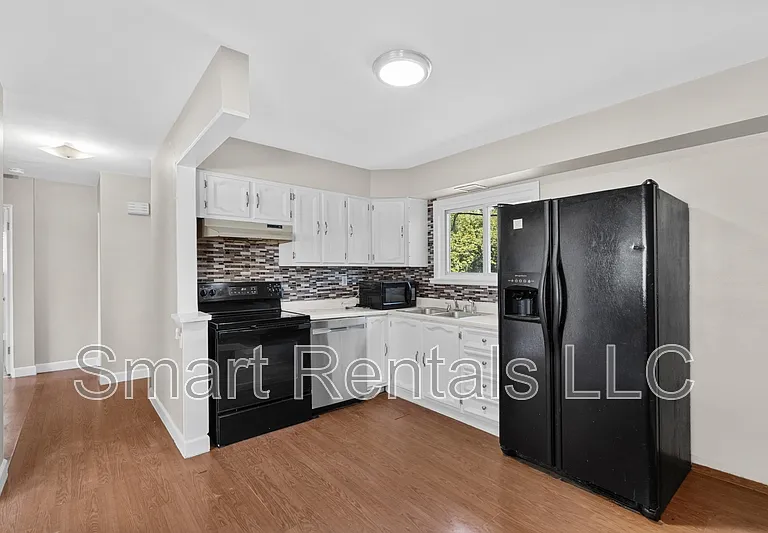 855 Teson Rd — Photo 2
