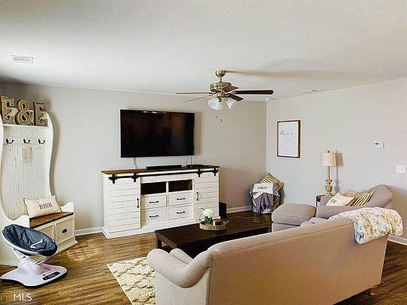4th image of 6031 Virginia Pine Ave #117