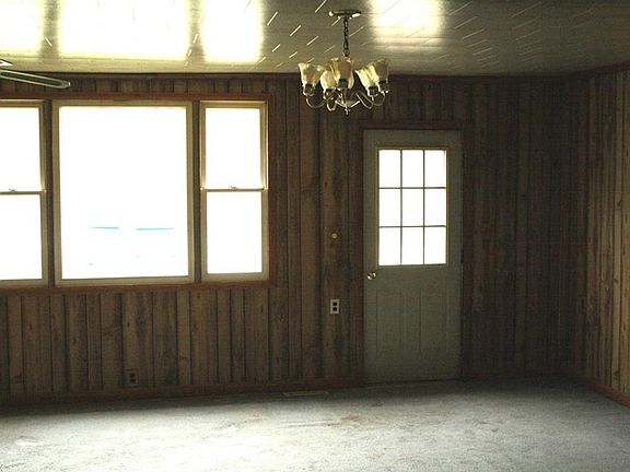 3rd image of 12038 Emerson Ave