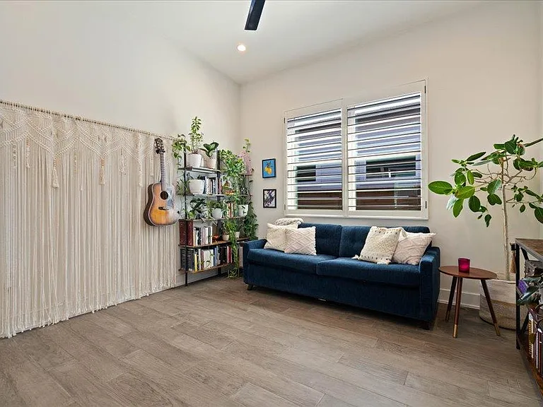 7009 Zachary Dr — Photo 15