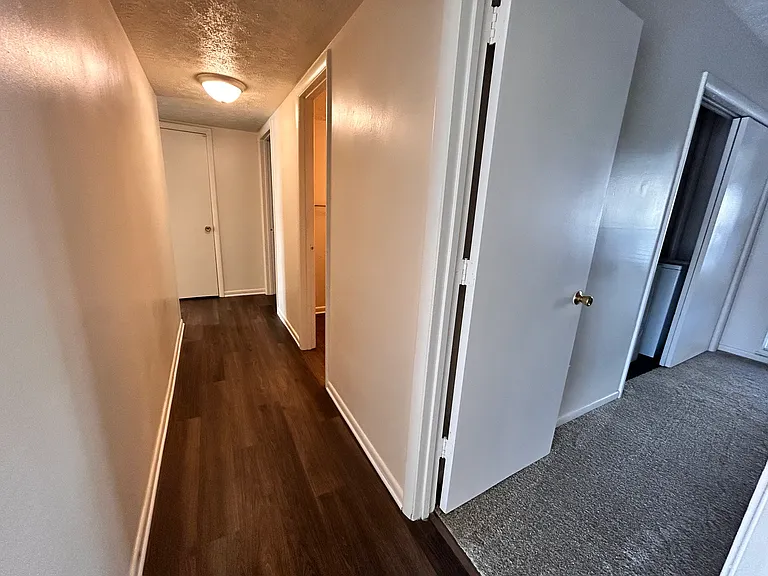 Huntingwood Apartments — Photo 38