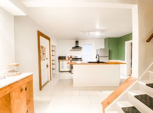 12504 Fairhill Rd, Cleveland, OH 44120