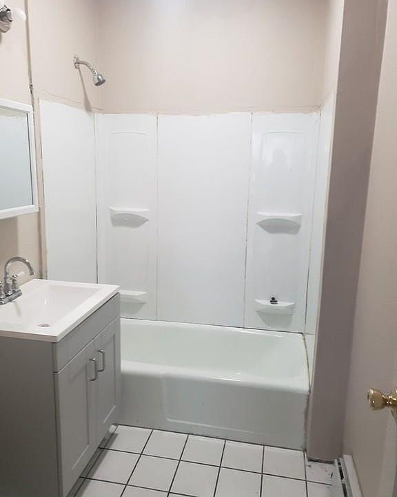 2nd image of 12 Dartmouth St #2