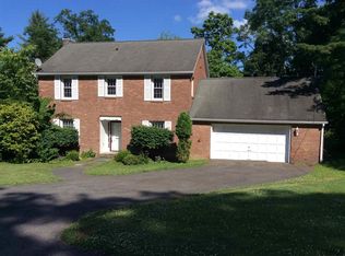 387 Valley Rd, Niskayuna, NY 12309