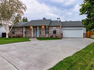 532 SE Mockingbird Dr, College Place, WA 99324