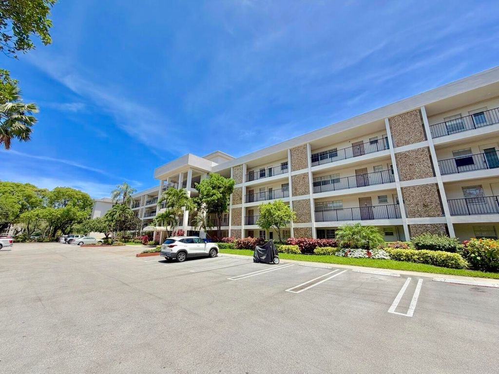 2800 N Palm Aire Drive Unit 404, photo 7
