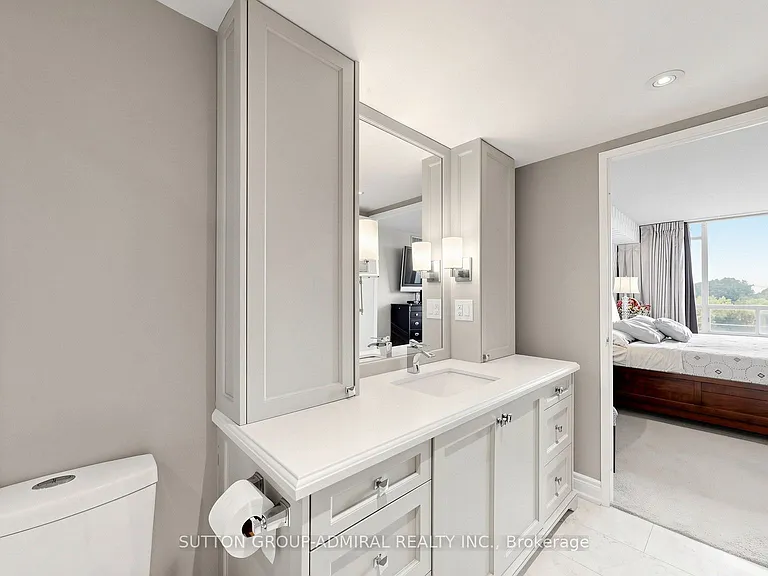 7460 Bathurst St #507 — Photo 13