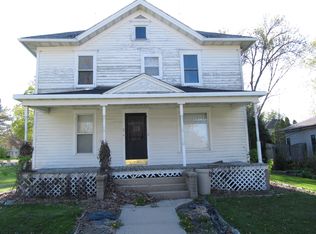 412 S 2nd Ave, Forreston, IL 61030