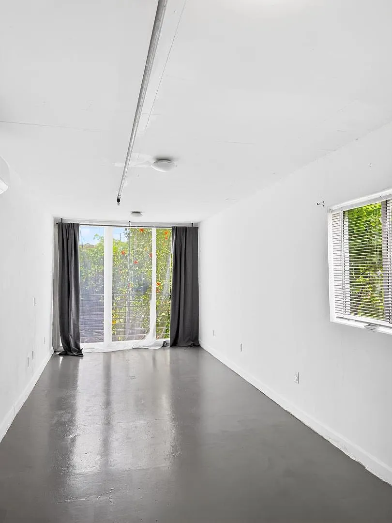 444-542 SW 3rd Street - 542 SW 3rd St, E3 — Photo 3