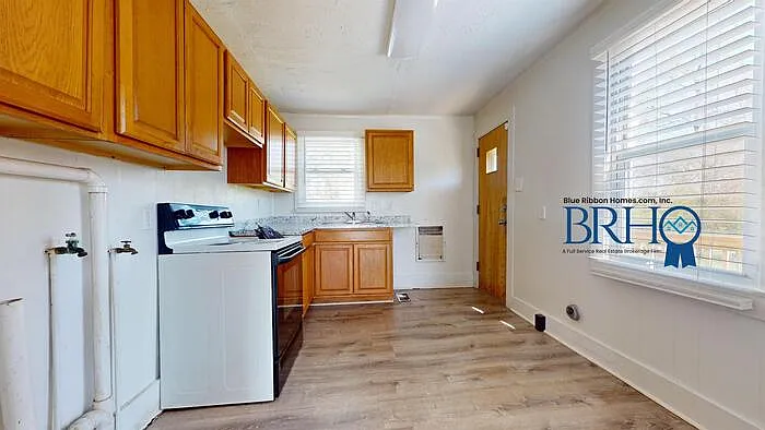 3213 Shields Ave — Photo 10