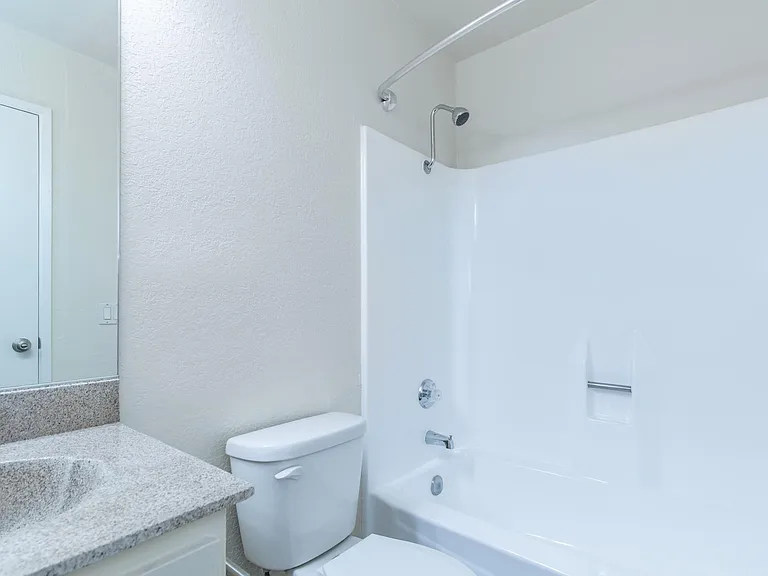 3 Bed 2 Bath Upstairs