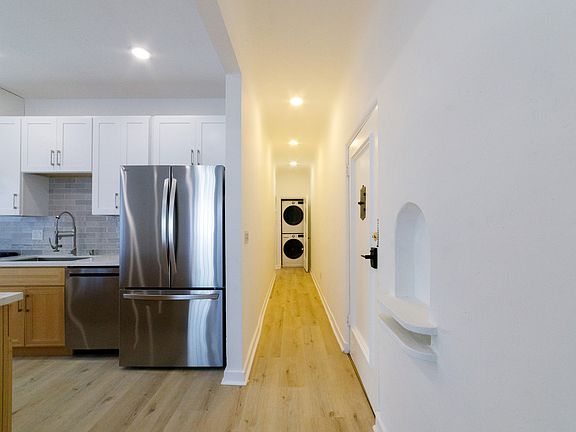 5th image of 8323 Blackburn Ave #3