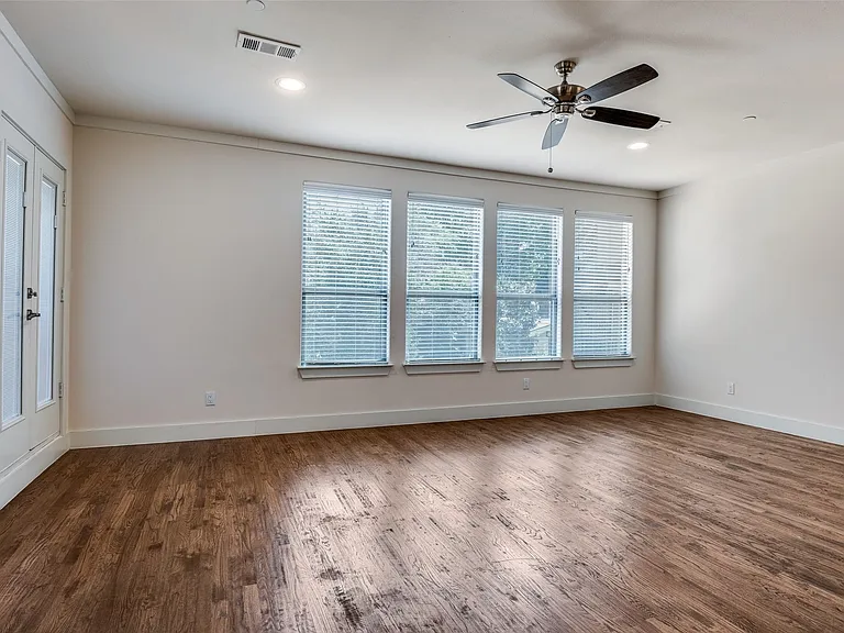 4316 Hartford St #27 — Photo 5