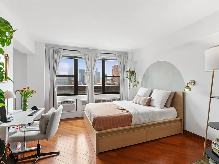 408 W 57th St #9O — Photo 3