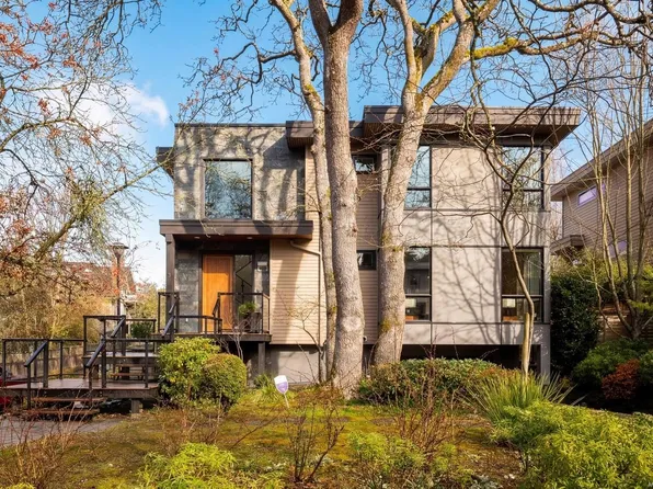 409 Chadwick Pl, Victoria, BC V8S 1H4