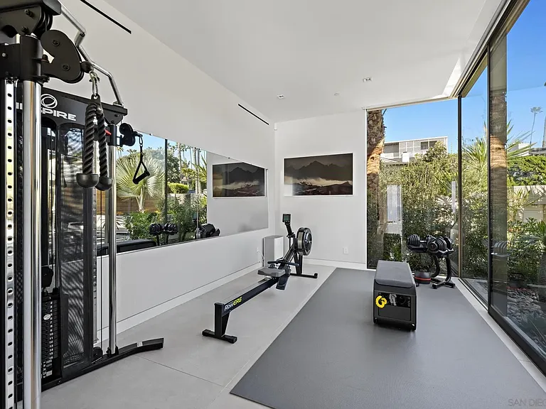 6515 Neptune Pl — Photo 18