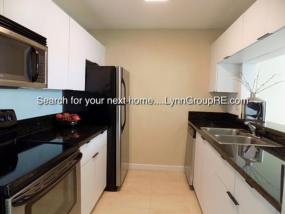 2nd image of 1500 Brickell Ave #B312