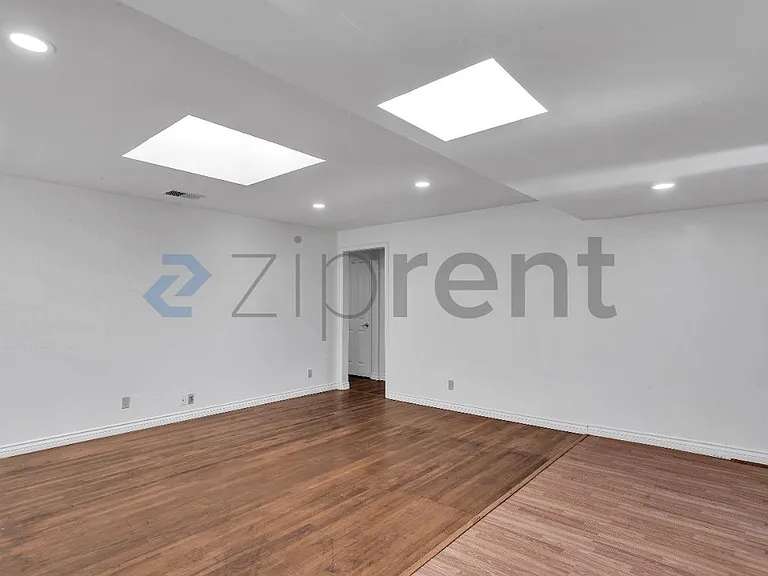 4562 Angeles Ave — Photo 6
