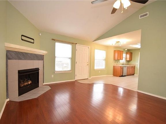4th image of 58 Cheryl Cir