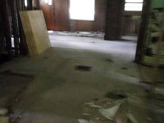 5th image of 3452 College Ave NE