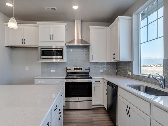 The Miramar - Kitchen