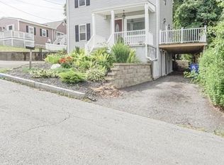 29 Valentine St, Fall River, MA 02720