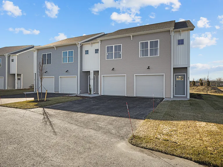 Hillsgrove at City Centre — Photo 39
