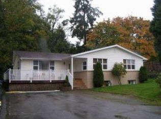 2107 Crystal Springs Rd W, University Place, WA 98466