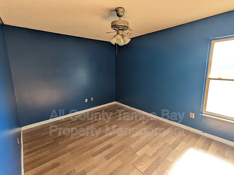 10914 Landon Ln — Photo 12