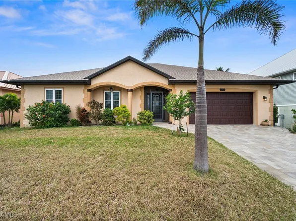 2405 Cherimoya Ln, Saint James City, FL 33956