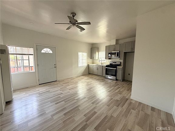 3rd image of 1020 W 67th St