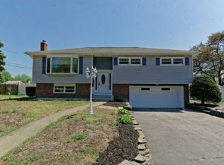 12 Gadsen Ct, Albany, NY 12205