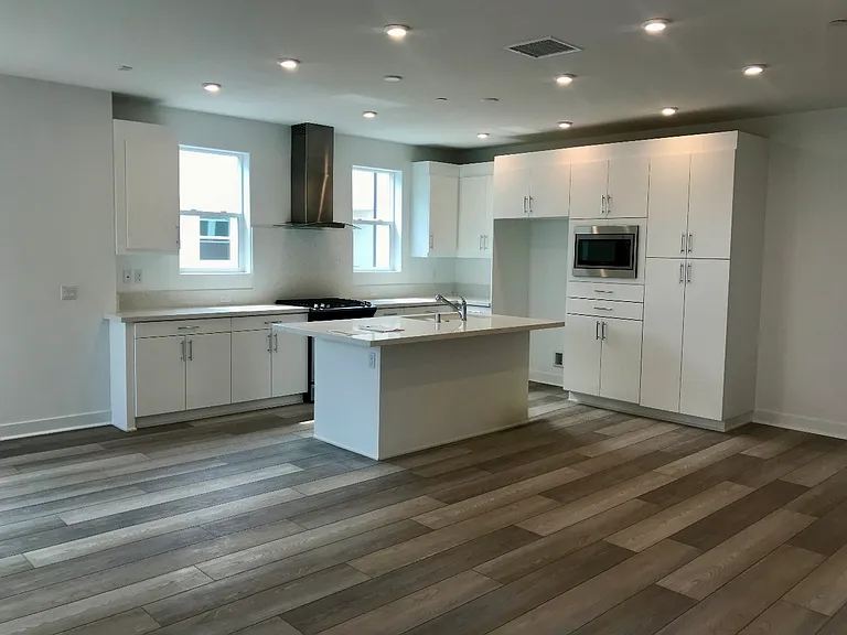 2702 Via Avella Dr — Photo 3