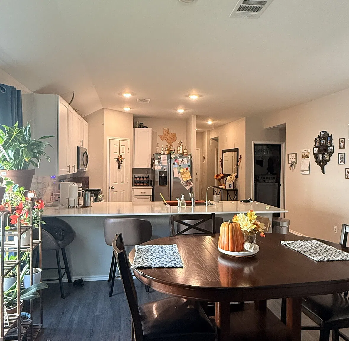 4 bed, 2.0 bath, 1733 sqft, $1,950 — Photo 4
