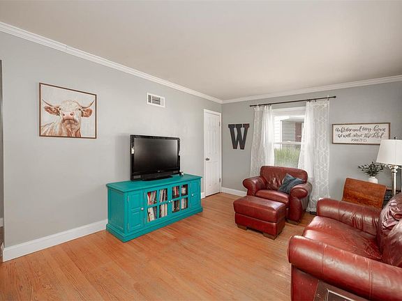3rd image of 10626 Saint Edmund Ct