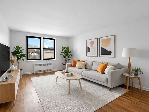 3rd image of 160 Ocean Pkwy APT 4C