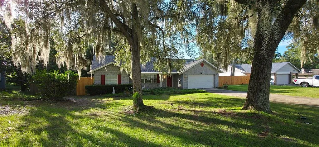 3 bed, 2.0 bath, 1646 sqft, $2,400 — Photo 3
