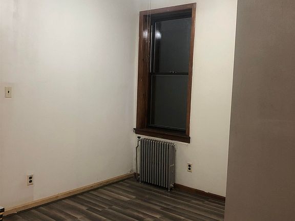 3rd image of 90 Williams St