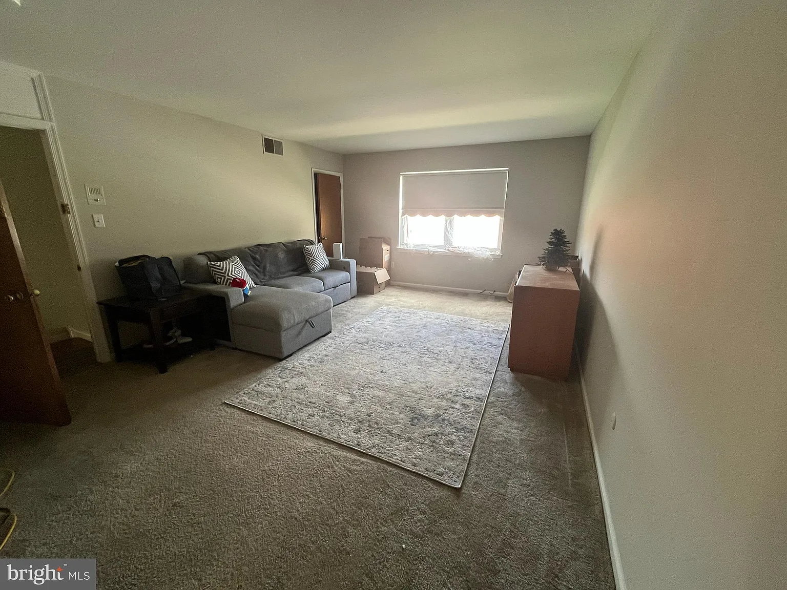 2 bed, 1000 sqft, $1,695 — Photo 4