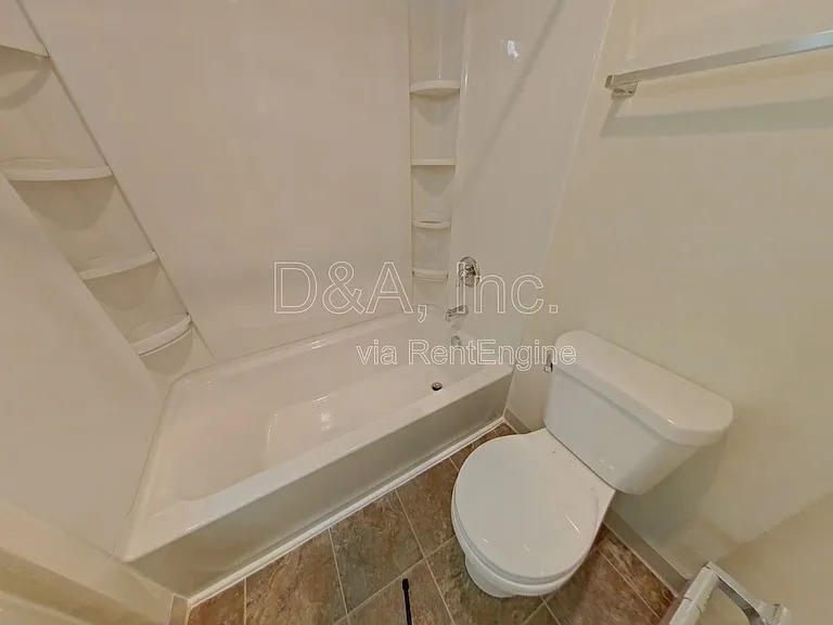 108 NE Conifer Blvd #3 — Photo 9