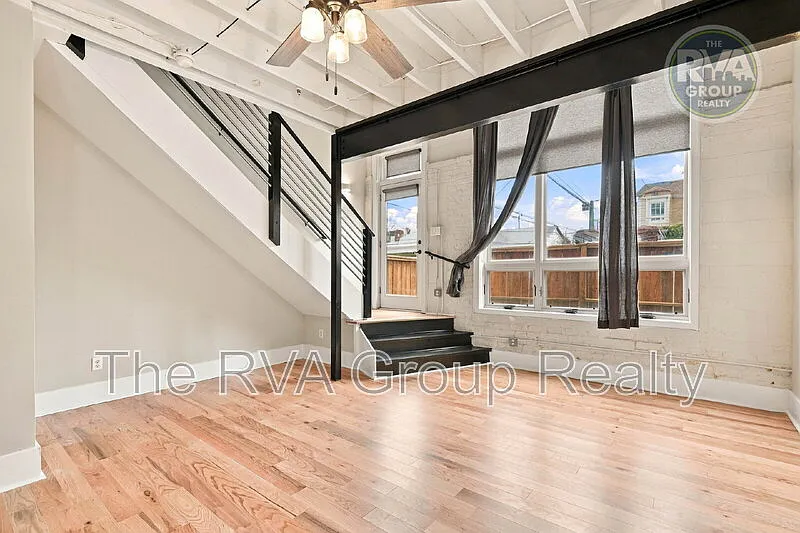 1 bed, 1.5 bath, 945 sqft, $1,995 — Photo 3