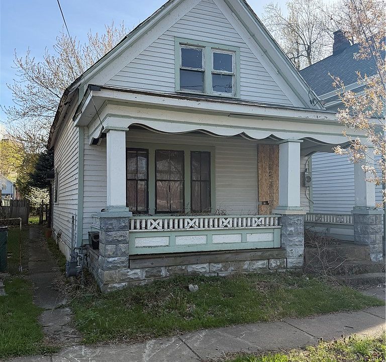1st image of 703 Perry St