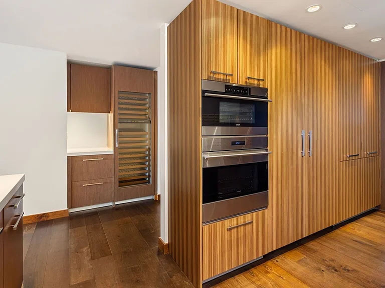 1555 Kapiolani Blvd #2000 — Photo 10